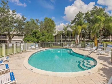 Naples Two Bedroom Vacation Rental Sleeps 4 Communal Pool