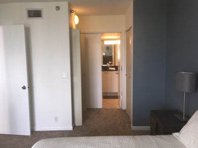 Hollywood Condo 908149