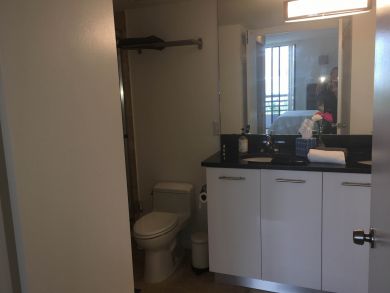 Hollywood Condo 908149