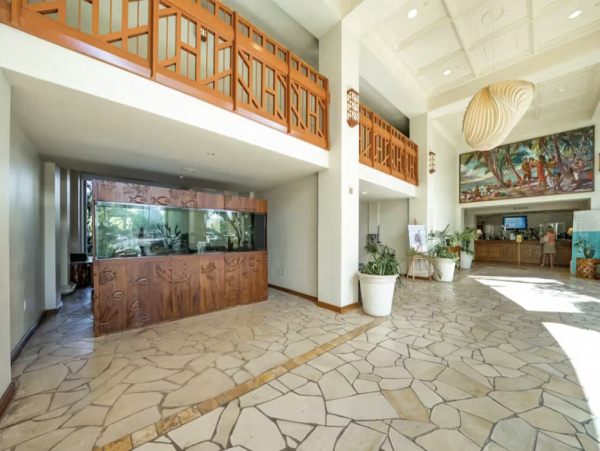 Lahaina Oceanfront 3 Bedroom Condo with Resort Pool & Spa