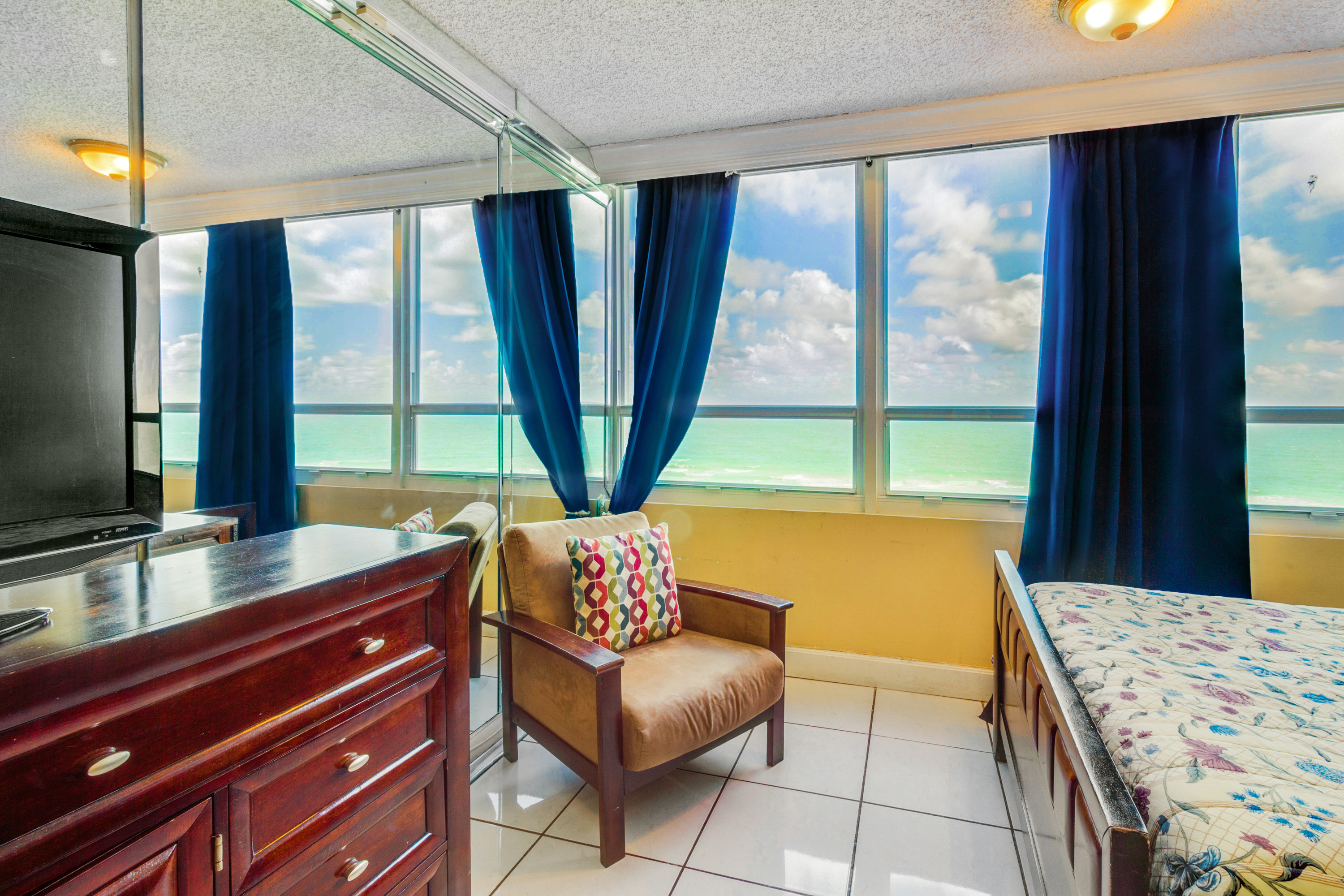 Miami Beach Condo 908181