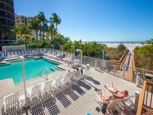 Luxury Fort Myers Vacation Beach Condo Sleeps Six Guests