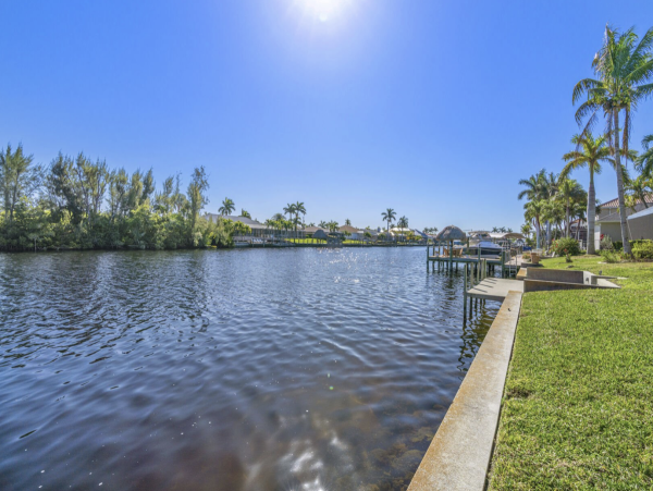 Cape Coral Luxury Pool Vacation Home