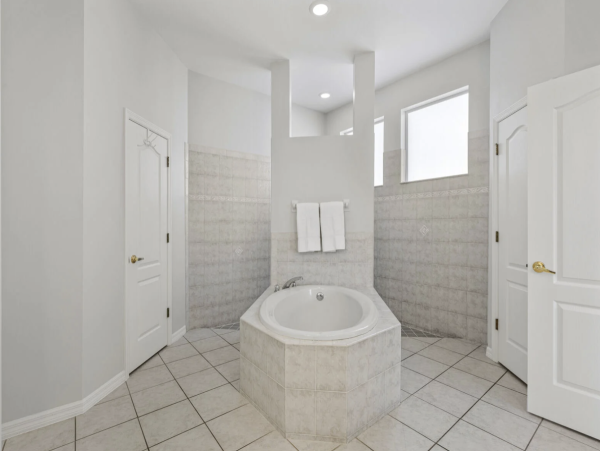 Cape Coral Luxury Pool Vacation Home