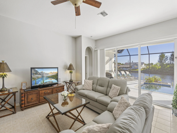 Cape Coral Luxury Pool Vacation Home