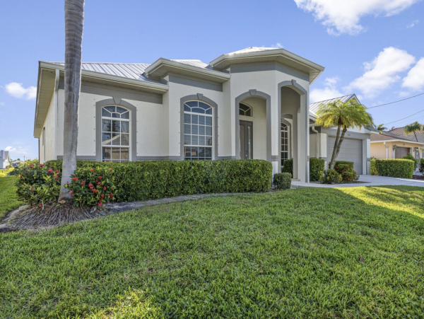 Cape Coral Luxury Pool Vacation Home