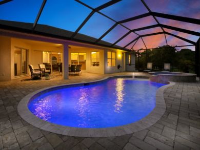 Three Bedroom Cape Coral Vacation Home With Caged Pool