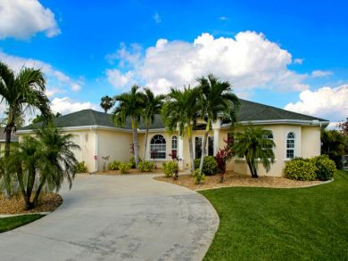 Three Bedroom Cape Coral Vacation Home With Caged Pool