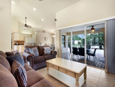 Three Bedroom Cape Coral Vacation Home With Caged Pool
