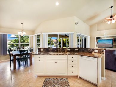 Three Bedroom Cape Coral Vacation Home With Caged Pool