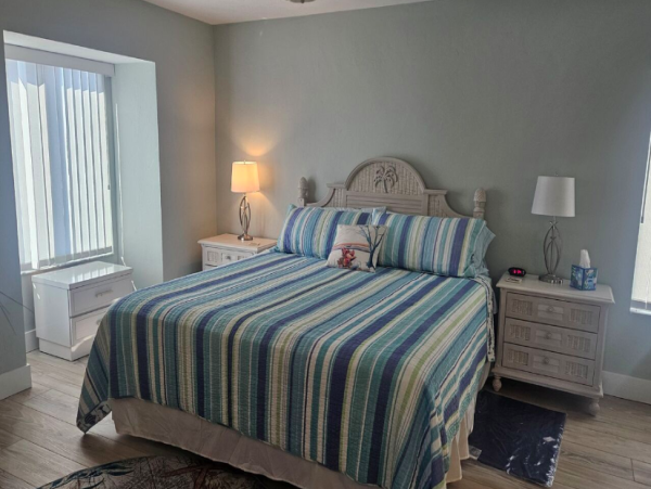 Charming 2-Bedroom Bayfront Condo with Panoramic Views