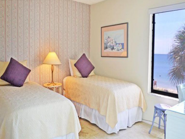 Lovely Condo with 2 Bedrooms Plus Loft Sleeps 6