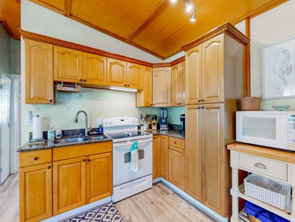 Manasota Key Vacation Home Two Bedroom Walk to Beach