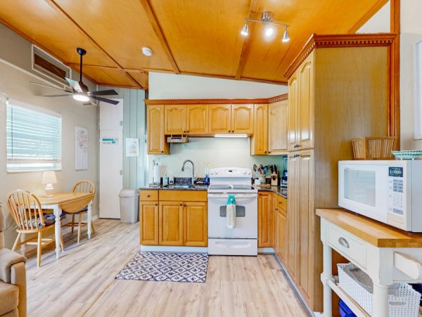 Manasota Key Vacation Home Two Bedroom Walk to Beach