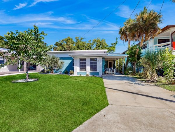 Manasota Key Vacation Home Two Bedroom Walk to Beach