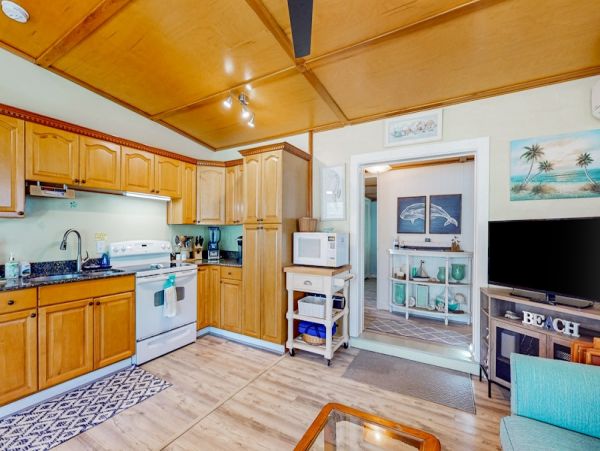 Manasota Key Vacation Home Two Bedroom Walk to Beach