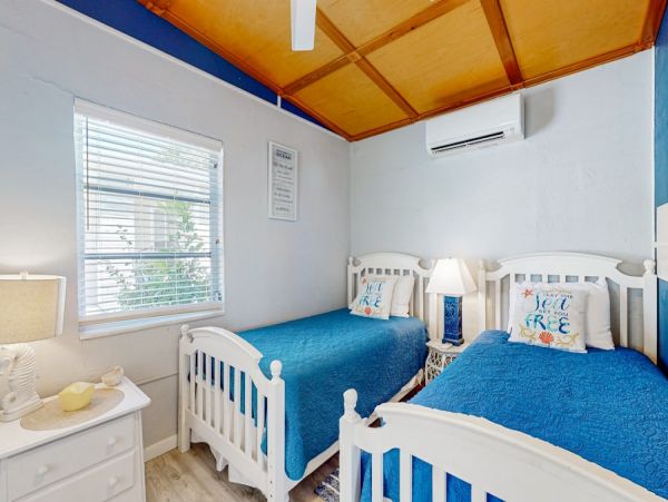 Manasota Key Vacation Home Two Bedroom Walk to Beach