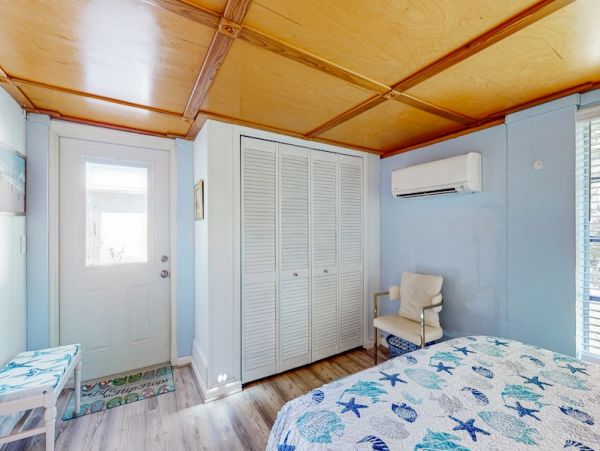 Manasota Key Vacation Home Two Bedroom Walk to Beach