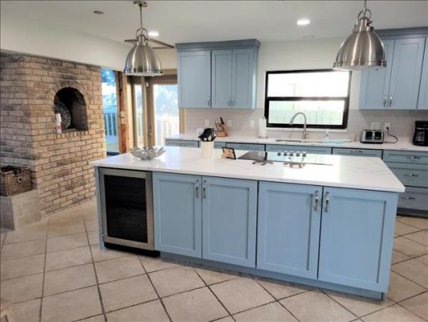 Expansive 5-Bedroom Gulf-Front Oasis on Manasota key