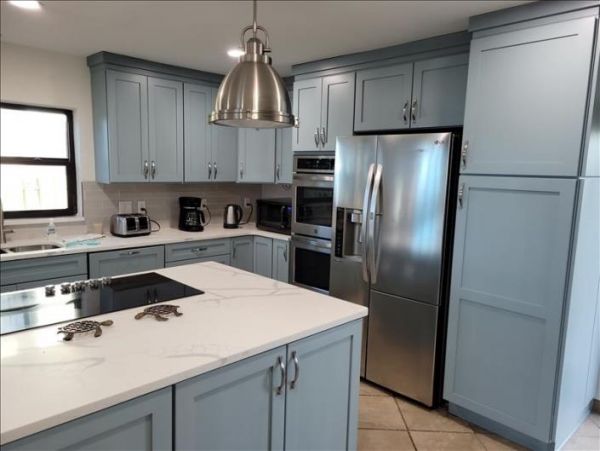 Expansive 5-Bedroom Gulf-Front Oasis on Manasota key