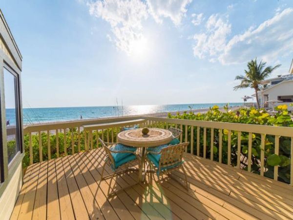 Expansive 5-Bedroom Gulf-Front Oasis on Manasota key
