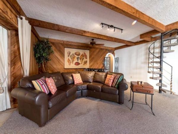 Expansive 5-Bedroom Gulf-Front Oasis on Manasota key