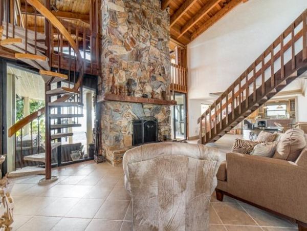 Expansive 5-Bedroom Gulf-Front Oasis on Manasota key