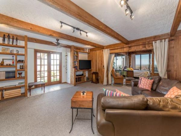 Expansive 5-Bedroom Gulf-Front Oasis on Manasota key