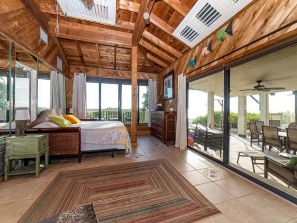 Expansive 5-Bedroom Gulf-Front Oasis on Manasota key
