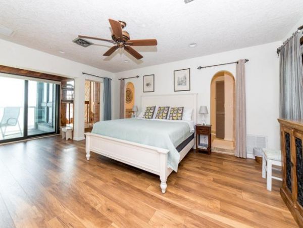 Expansive 5-Bedroom Gulf-Front Oasis on Manasota key