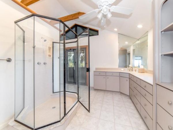 Expansive 5-Bedroom Gulf-Front Oasis on Manasota key