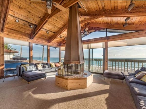 Expansive 5-Bedroom Gulf-Front Oasis on Manasota key
