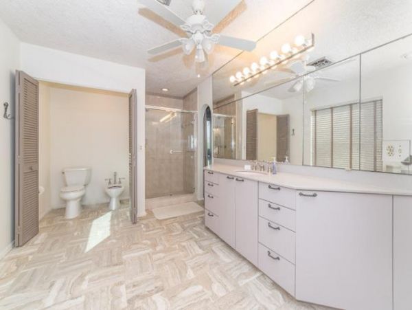 Expansive 5-Bedroom Gulf-Front Oasis on Manasota key