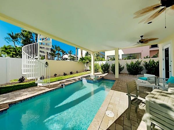 Englewood Vacation Home Three Bedroom Walk to Beach
