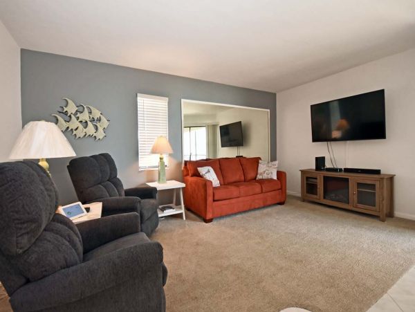 Delightful Two Bedroom Condo with Gulf Views