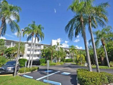 Englewood 2 Bedrooms Condo, Pool & Tennis. Englewood 2 Bedrooms Condo, Pool & Tennis.