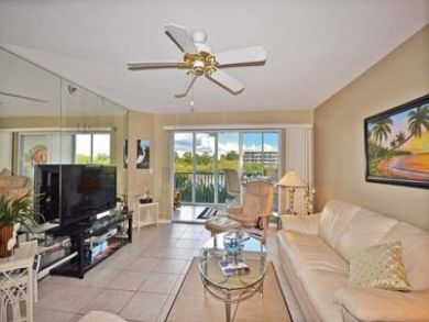 Englewood 2 Bedrooms Condo, Pool & Tennis. Englewood 2 Bedrooms Condo, Pool & Tennis.