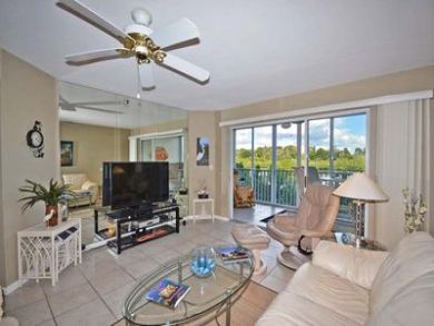 Englewood 2 Bedrooms Condo, Pool & Tennis. Englewood 2 Bedrooms Condo, Pool & Tennis.