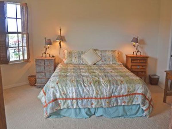 Direct Bay-Front 2 Bedroom Vacation Condo