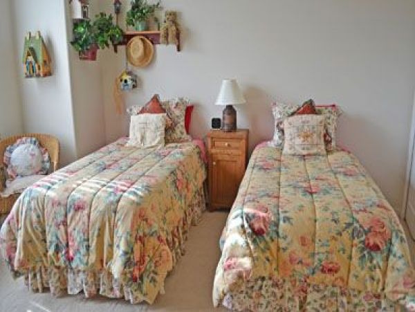 Direct Bay-Front 2 Bedroom Vacation Condo