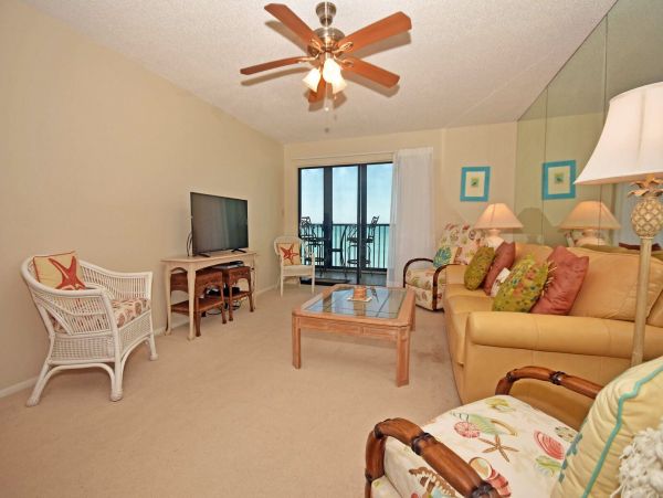 Lovely Gulf Front 2 Bedroom Condo Sleeps 4 Guests