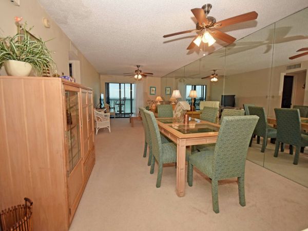 Lovely Gulf Front 2 Bedroom Condo Sleeps 4 Guests
