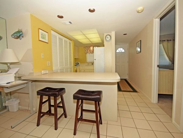Lovely Gulf Front 2 Bedroom Condo Sleeps 4 Guests