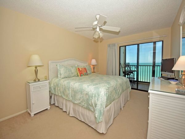 Lovely Gulf Front 2 Bedroom Condo Sleeps 4 Guests