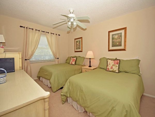 Lovely Gulf Front 2 Bedroom Condo Sleeps 4 Guests