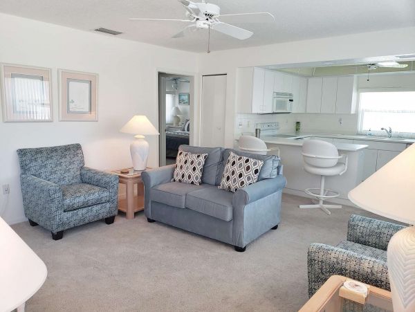 Charming Vacation Condo in Nokomis Located on Beach