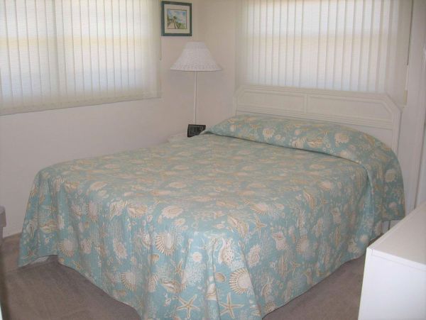 Charming Vacation Condo in Nokomis Located on Beach