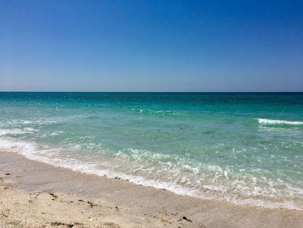 Charming Vacation Condo in Nokomis Located on Beach