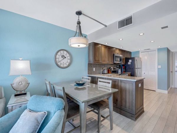 Marco Island Two Bedroom Beach Vacation Condo Sleeps 6