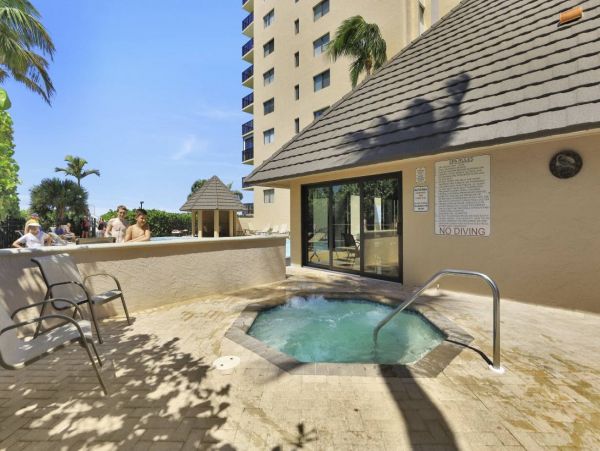 Marco Island Two Bedroom Beach Vacation Condo Sleeps 6